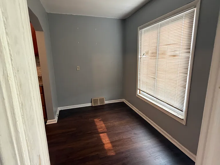 8046 Greenlawn St — Photo 5