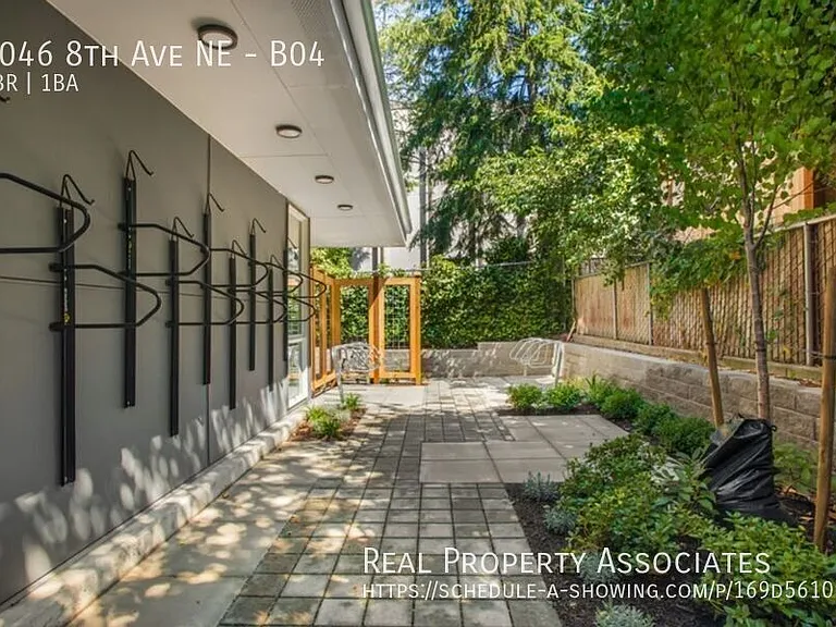 4046 8th Ave NE #B04 — Photo 9