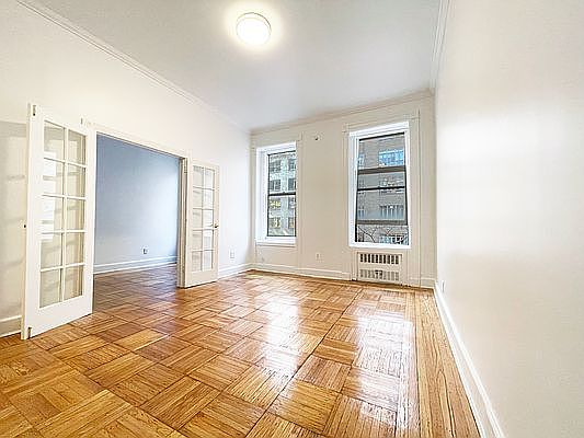 5th image of 43 E 67th St APT 4A