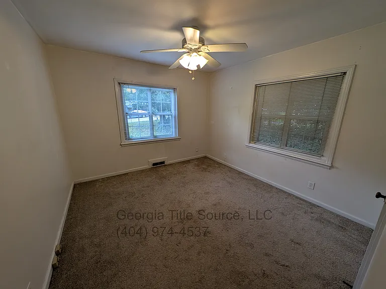 211 Garden Ln #B — Photo 8