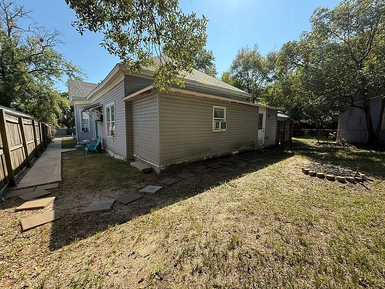 1006 W Chase St #C — Photo 13