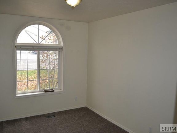 5th image of 950 Hillview Dr