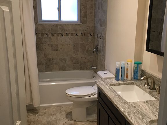 4th image of 81 Chateau Dr