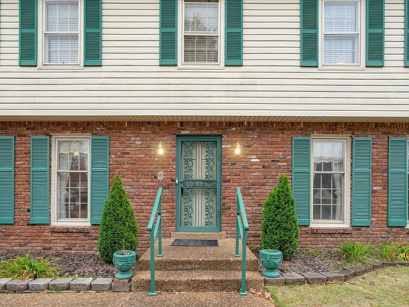 3rd image of 2726 Green Mill Dr