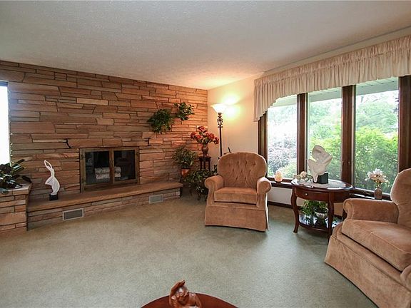 5th image of 3866 Union St