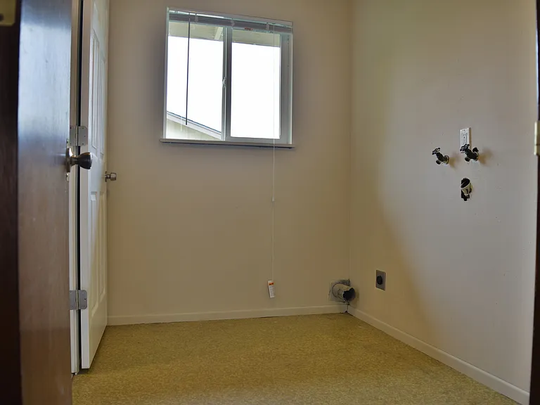Newton Street Duplexes — Photo 4