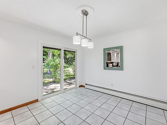5th image of 245 Brookwood Dr