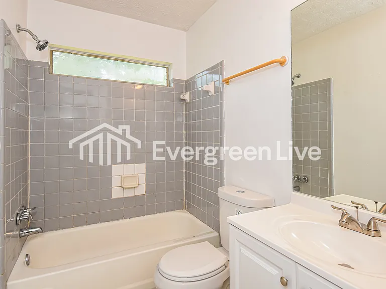 668 Alex Way SW — Photo 7