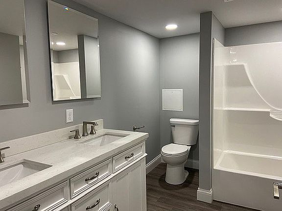 Downstairs Full Bath