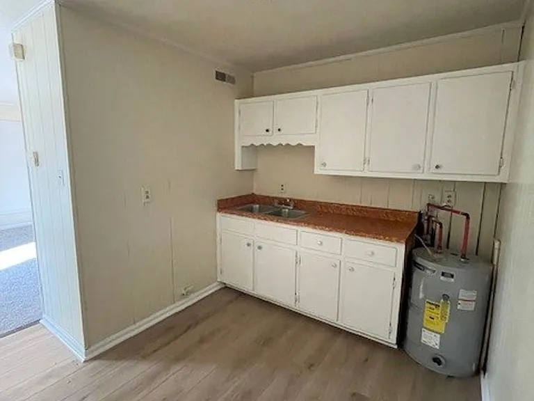 101 N Clay St — Photo 5