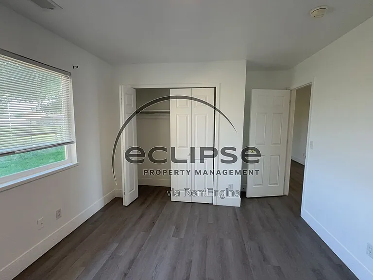 560 Huntington Point Ln — Photo 28