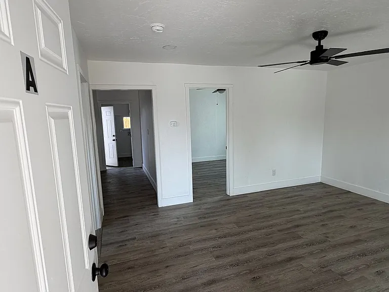 824 S Phillips St — Photo 16