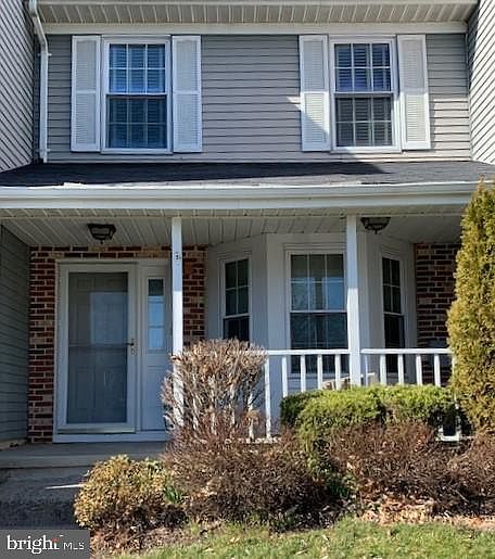 1st image of 35 Fair Oaks Ct