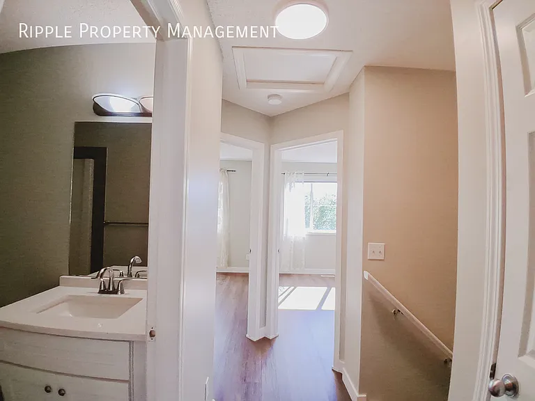 346 Saddlebrook Way NE #UPPER — Photo 15