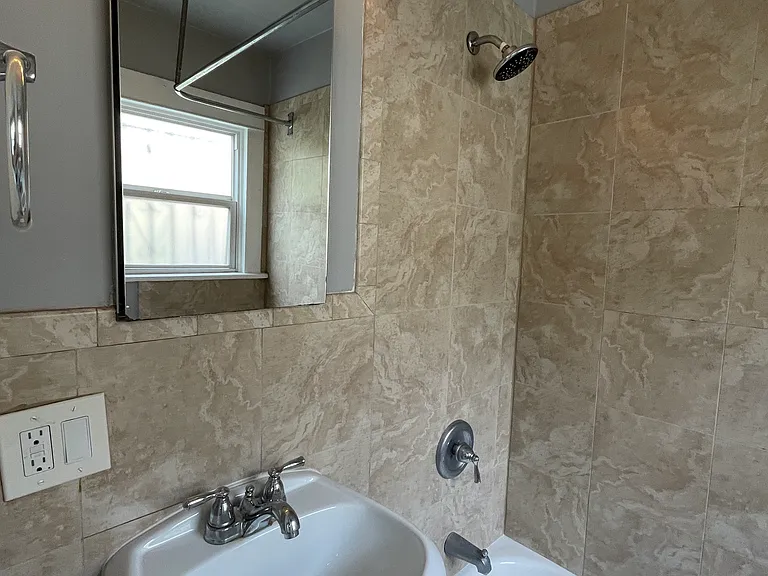 766 N El Centro Ave — Photo 16
