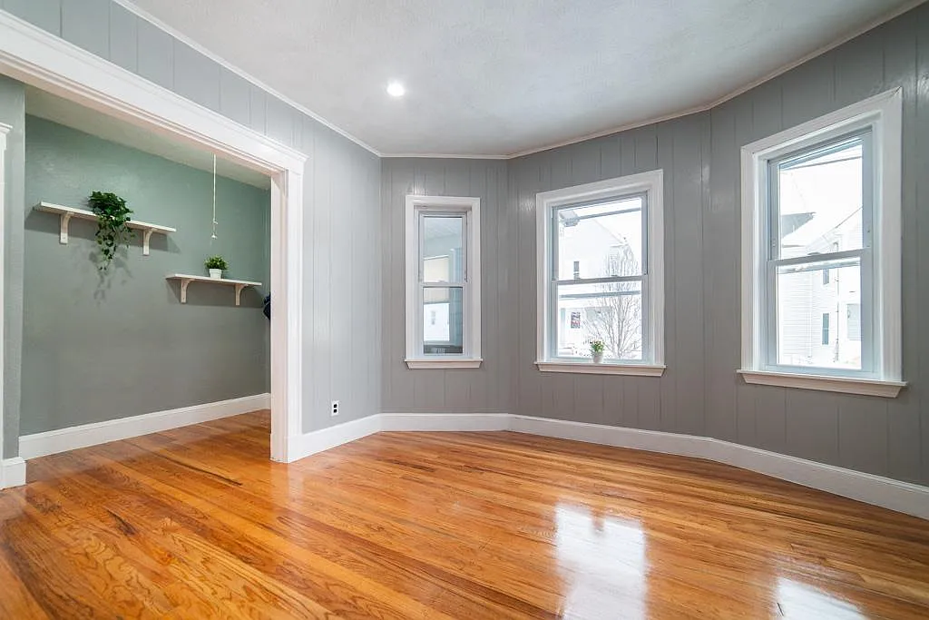 2 bed, 1100 sqft, $2,700 — Photo 3