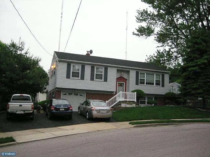 408 Livezey St photo 1