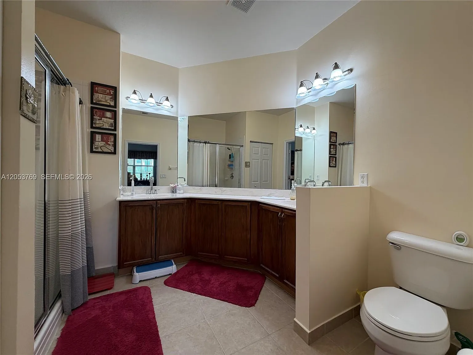 Hampton Hills Condo — Photo 4