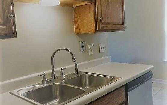 5th image of 816 Bloomfield Village Blvd #1-B