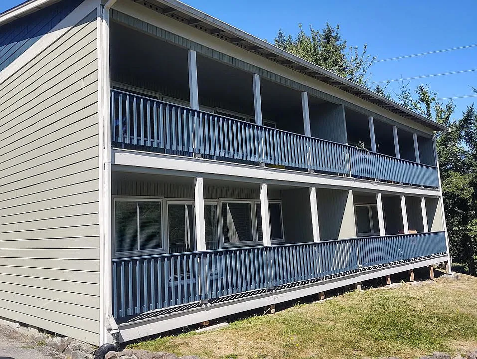 9546 Silverdale Loop Rd NW