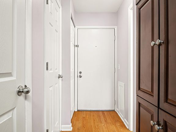 4th image of 501 Sunridge Dr APT R