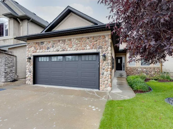 10 NW Strathlea Grv SW, Calgary, AB T3H 5B1
