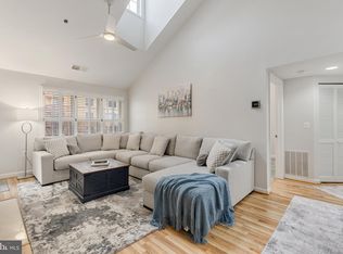 1320 N Wayne St APT 408, Arlington, VA 22201
