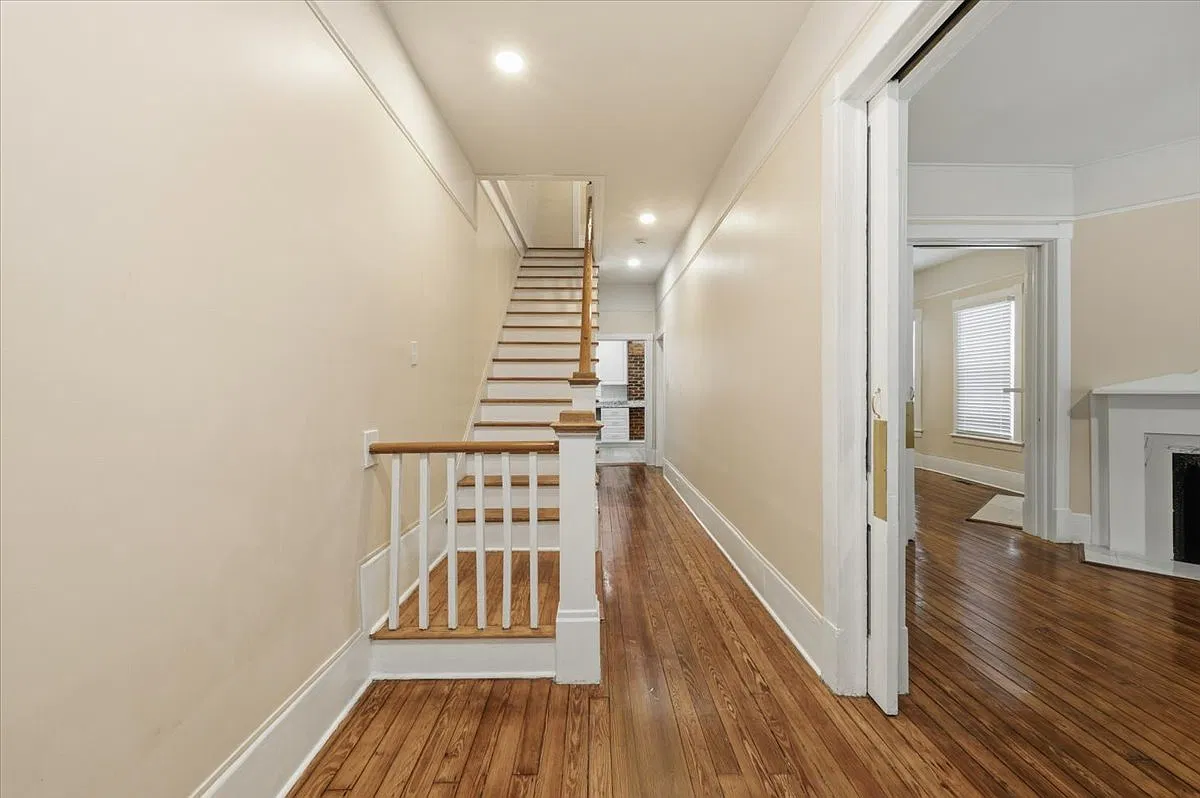 2305 Abercorn St — Photo 1