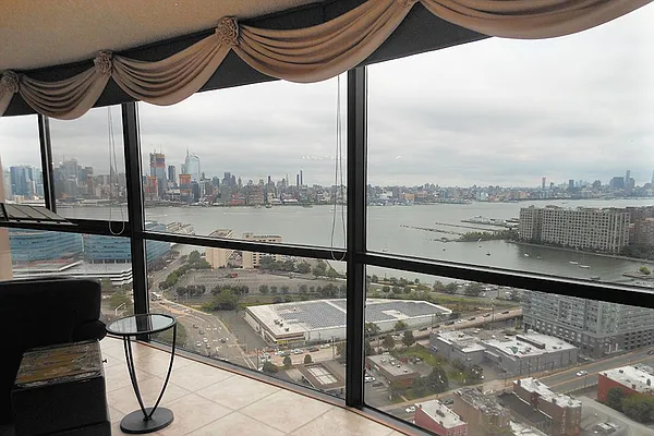 Sold by Hudson View Realty LLC | media 10