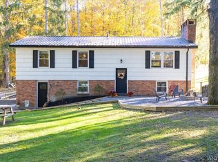 590 Olden Rd, West Falls, NY 14170