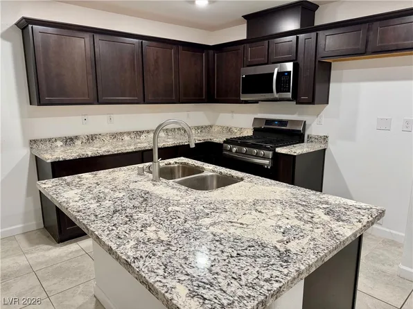 3542 Arcadian King Ave, Las Vegas, NV 89106