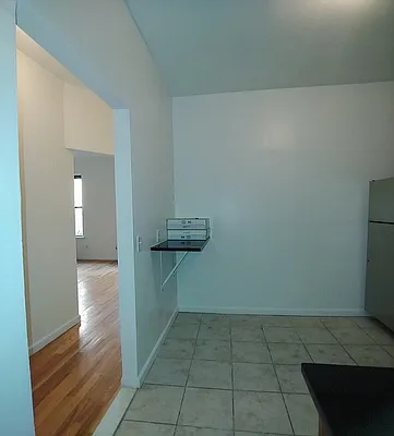 Rented by Moss Realty Company | media 3