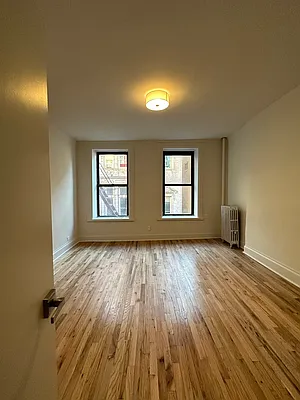 Rented by Peter R. Hungerford, LREB | media 10