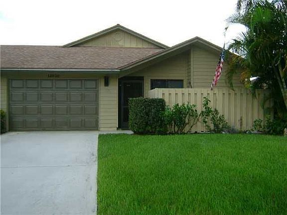 2nd image of 12836 SE Pinehurst Ct