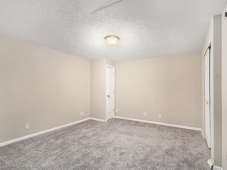 4722 S 194th Ave — Photo 19