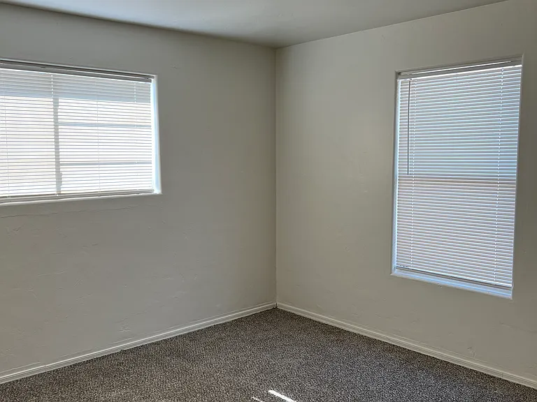 2217 N 29th Pl — Photo 14