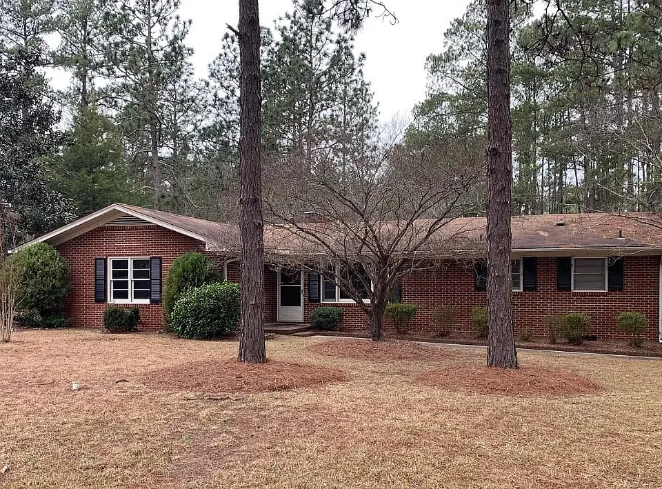 35 Pine Lake Dr