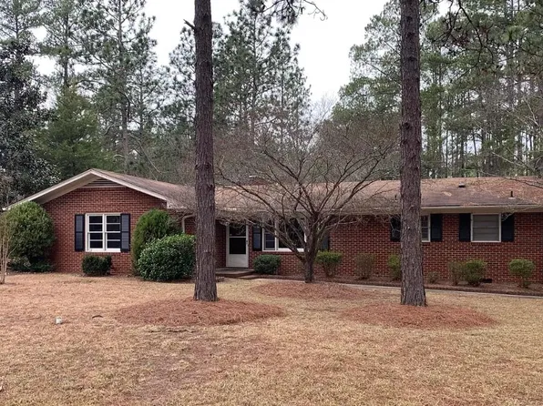 35 Pine Lake Dr, Whispering Pines, NC 28327