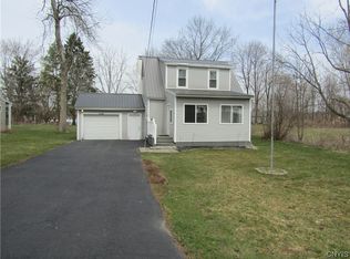 5449 Jerome St, Brewerton, NY 13029