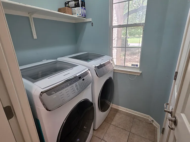 7901 Southwest Pkwy — Photo 14