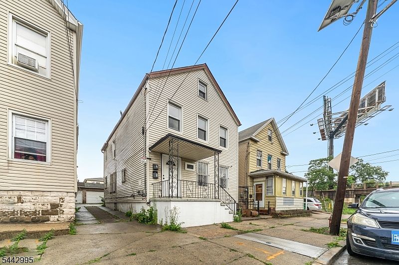 1st image of 334 Pine St