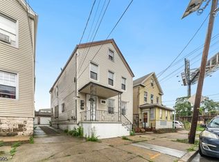 334 Pine St, Elizabeth City, NJ 07206