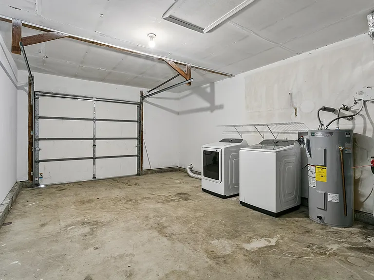 4 Delmont Ct — Photo 33