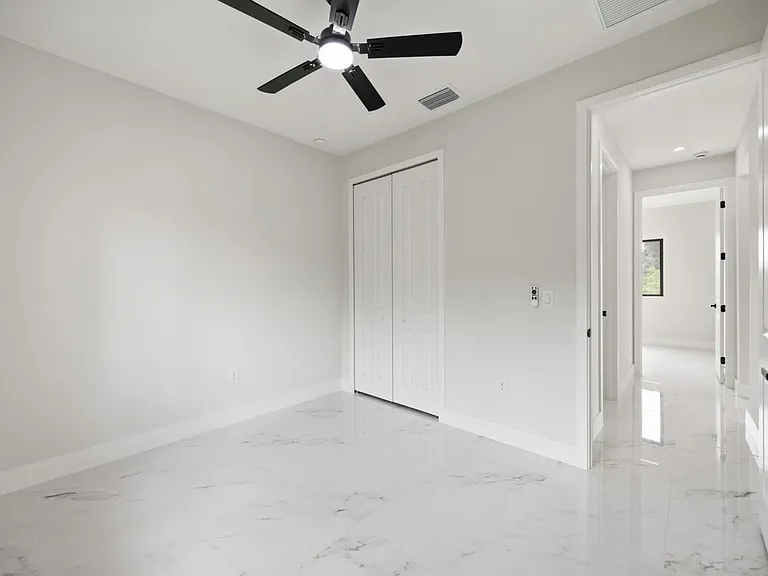 1299 Barton Ave — Photo 5