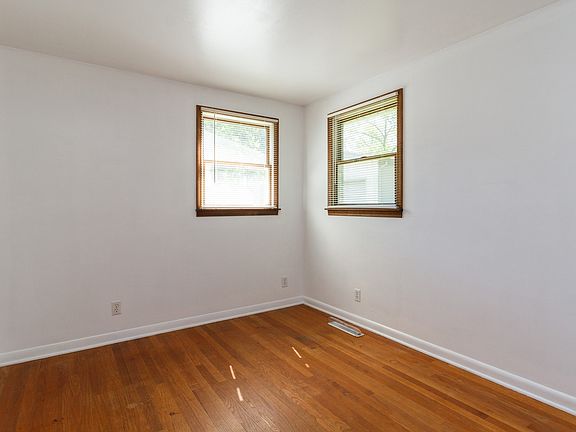 5th image of 1276 W Park Hill Dr