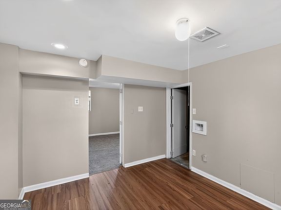 2nd image of 1439 Walnut Ridge Way