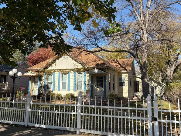 910-912 W 3rd St, Grand Island, NE 68801