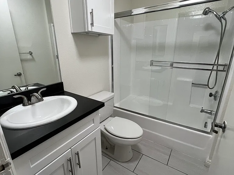 10911 Rochester Ave #105 — Photo 3