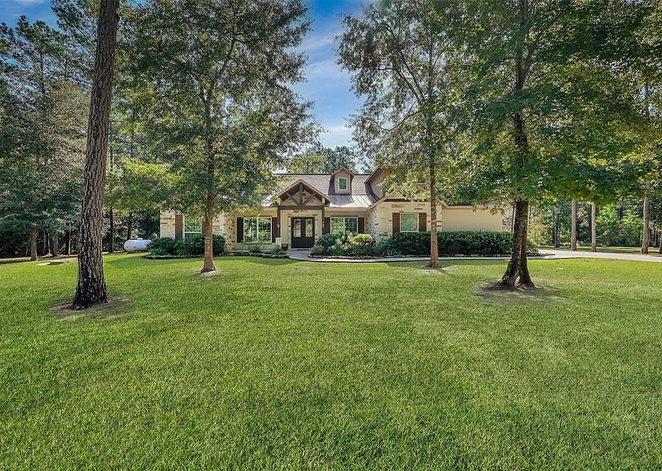 Beautiful Home on over Two Acres. Meticulously Maintained