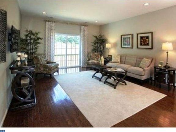 2nd image of 15117 Sunflower Dr